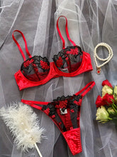 The 5089 Love Lace Set